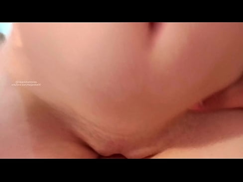 ❤️ Dormindo no quarto da minha irmã e foi assim que acordei ❤️❌ Porno bonito em nós ❌️