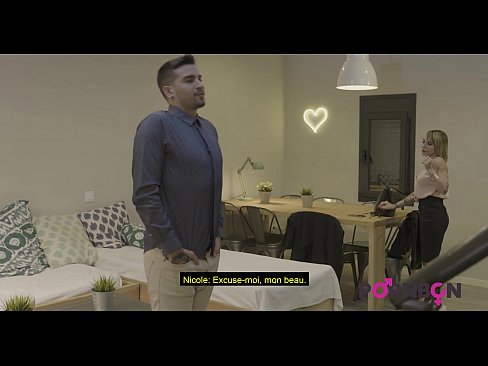 ❤️ PORNBCN 4K Uma mulher madura com mamas grandes quer ser um gigolô jovem fodido anal com um grande amortismo de broche de pinto duro estilo cão de foder, lambendo o orgasmo do cachorro legenda francesa ❤️❌ Porno bonito em nós ❌️